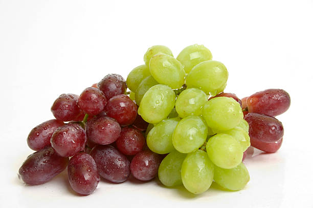 istock red and green grapes 139542825