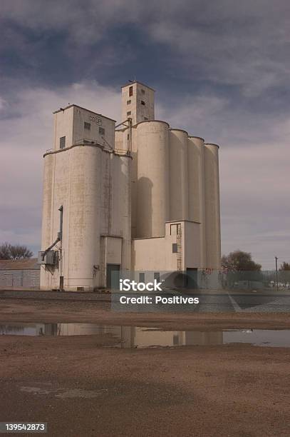穀物エレベーター - カンザス州のストックフォトや画像を多数ご用意 - カンザス州, カントリーエレベーター, 人物なし