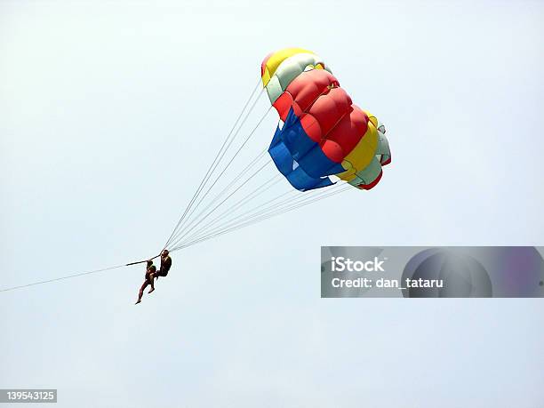 Paracadutismo Ascensionale - Fotografie stock e altre immagini di Acqua - Acqua, Adulto, Amore