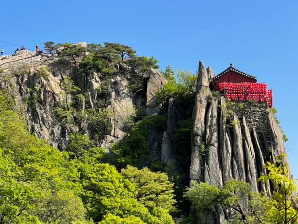 istock Hiking in May Seoul 1395447368