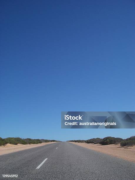 Foto de Road To Nowhere e mais fotos de stock de Austrália - Austrália, Azul, Céu - Fenômeno natural