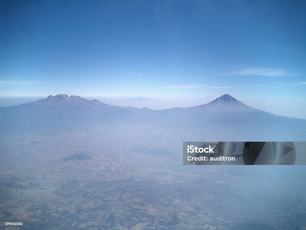 Dormitorio volcanes y Izta Popo - Foto de stock de Aire libre libre de derechos