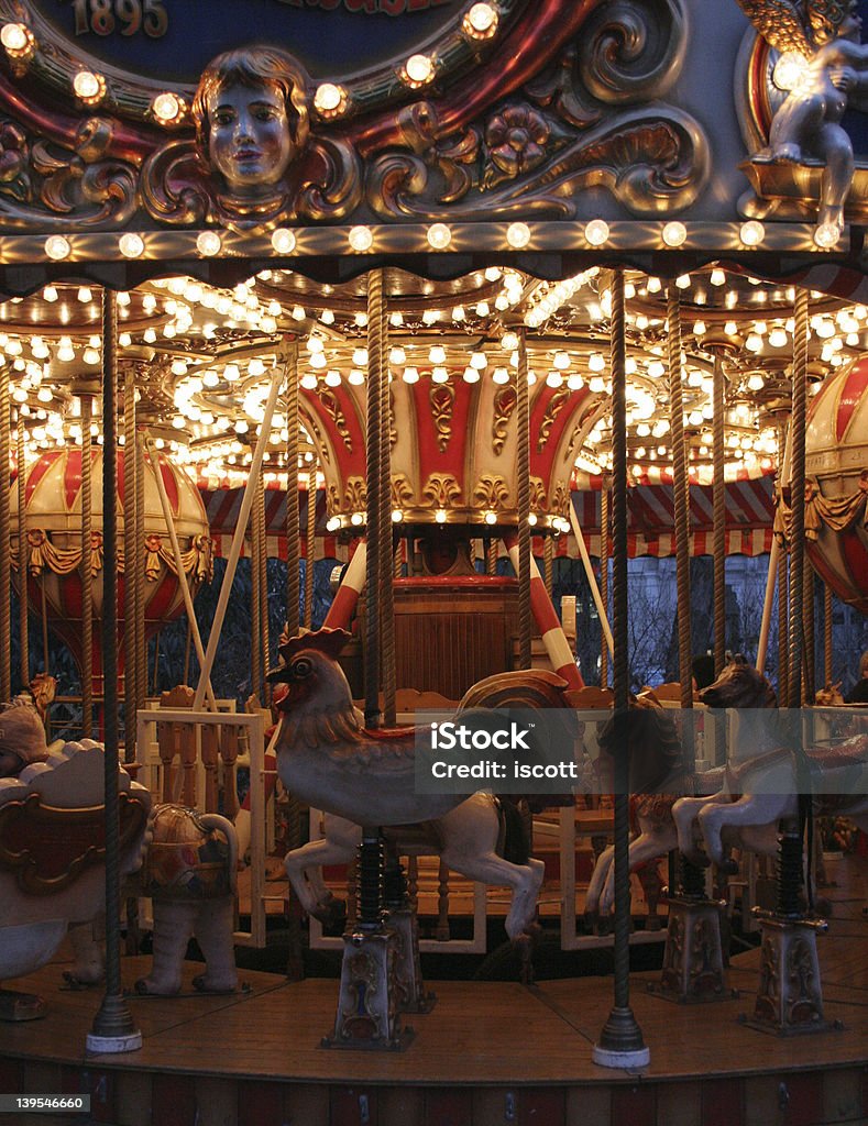 carousel の夜 - 回転木馬のロイヤリティフリーストックフォト