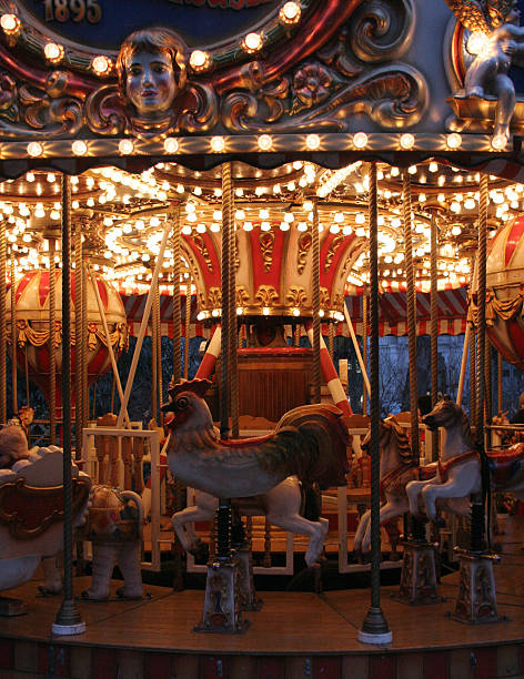 Carrossel à noite - fotografia de stock