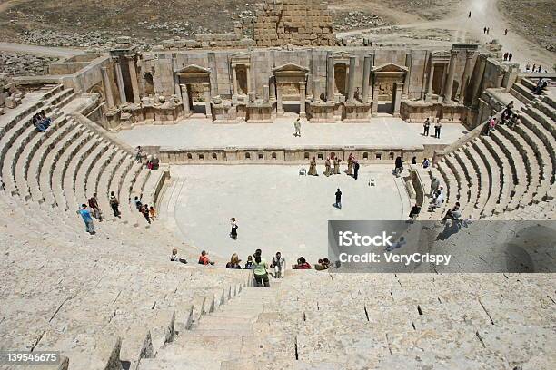 Teatro Romano Foto de stock y más banco de imágenes de Coliseo - Coliseo, Ammán, Jordania