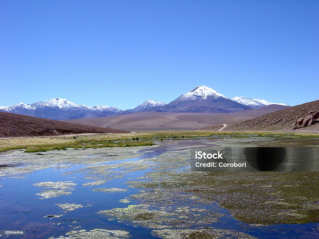 Lago e montagna - Foto stock royalty-free di Composizione orizzontale