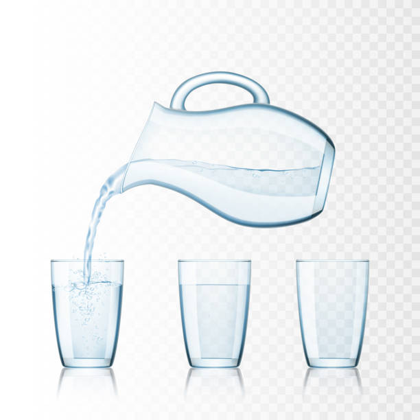 illustrations, cliparts, dessins animés et icônes de verser l’eau d’une cruche transparente dans un verre avec éclaboussures. ensemble de cruches transparentes et de verres avec de l’eau et vides, isolés. - pouring jug water liquid