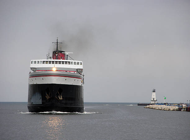 istock Car Ferry returning to port 139547680