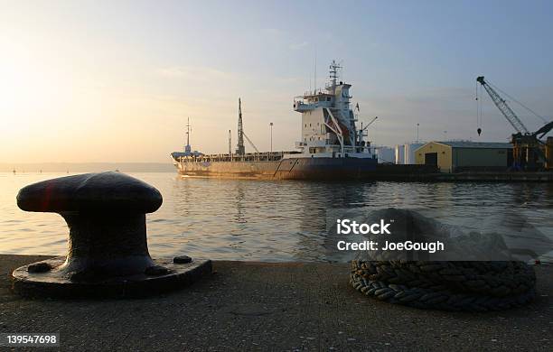 Morgendämmerung An Der Quay 1 Stockfoto und mehr Bilder von Anlegestelle - Anlegestelle, Auf dem Wasser treiben, Behälter
