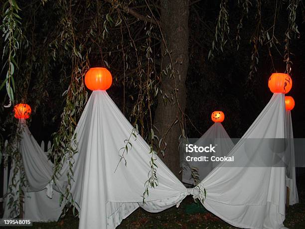 Foto de Halloween Dança e mais fotos de stock de Acessório - Acessório, Assustador, Branco