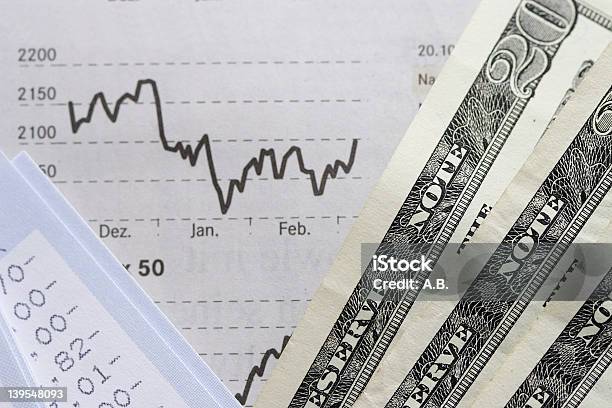 Piano Finanziario Con Dollari Usa - Fotografie stock e altre immagini di Lettera S - Lettera S, Organizzazioni aziendali, Affari