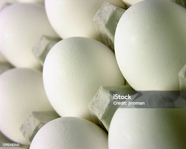 Ovos - Fotografias de stock e mais imagens de Branco - Branco, Colesterol, Comida