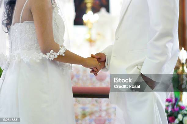 Nuevas Promesa Foto de stock y más banco de imágenes de Promesas de matrimonio - Promesas de matrimonio, Agarrar, Armonía - Concepto