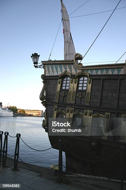 Galeon - zdjęcia stockowe i więcej obrazów Galeon - Galeon, Z boku, Antyczny