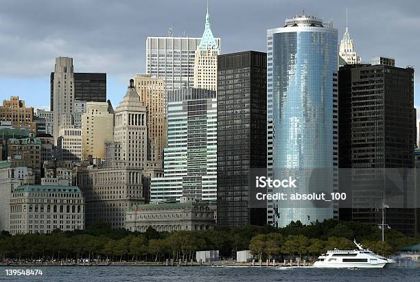Na Panoramę Nowego Jorku - zdjęcia stockowe i więcej obrazów Architektura - Architektura, Bez ludzi, Biurowiec