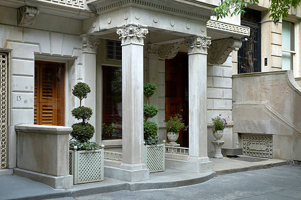istock city porch 139548664