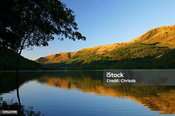 Scottish Lago - Fotografias de stock e mais imagens de Amanhecer - Amanhecer, Ao Ar Livre, Cena de tranquilidade