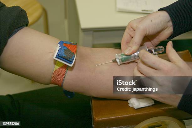 Teste De Sangue 1 - Fotografias de stock e mais imagens de Amostra Médica - Amostra Médica, Análise de VIH, Cuidados de Saúde e Medicina