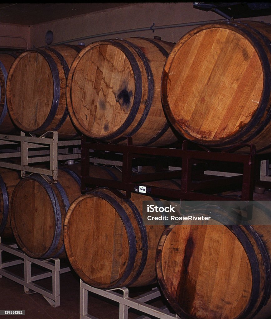 Barriles de vino - Foto de stock de Barril libre de derechos