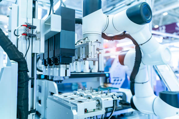 robot arm with disposable test tube virus sampling in laboratory - equipamento médico imagens e fotografias de stock