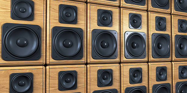 istock Wall of speakers 139553607