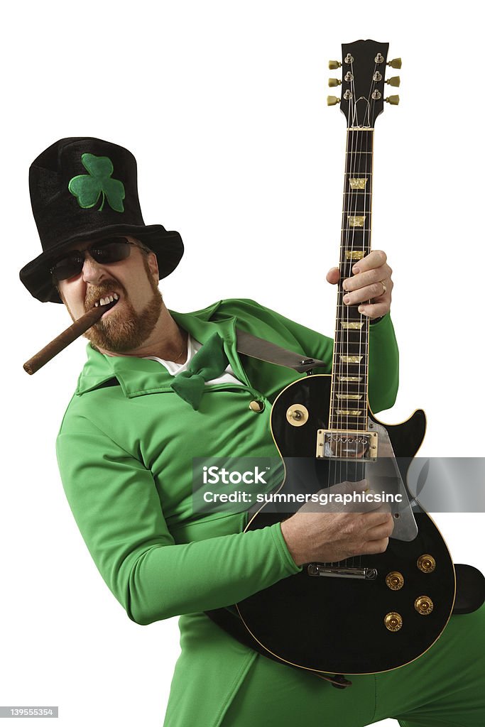 Duende irlandés tocando la guitarra - Foto de stock de Guitarra libre de derechos