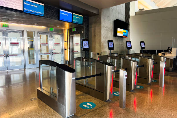 istock Face recognition at the airport gate 1395595623