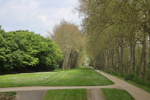 istock Bourges - Promenade le long de l'Auron 1395598971