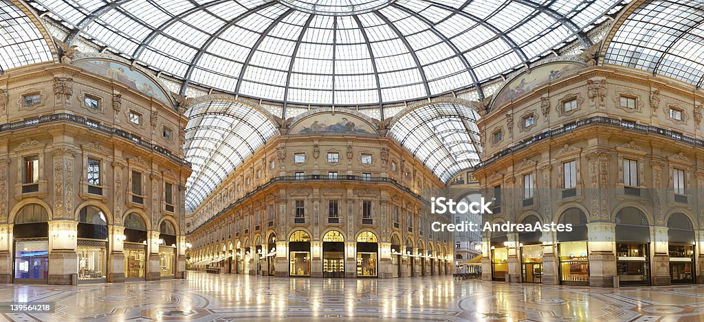 Milan, Galeria Vittorio Emanuele II, Itália - Royalty-free Itália Foto de stock