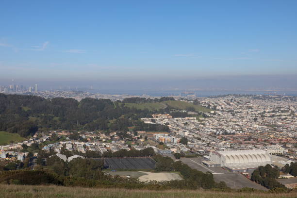 istock San Francisco and Pacifica from San Bruno mountain 1395648845