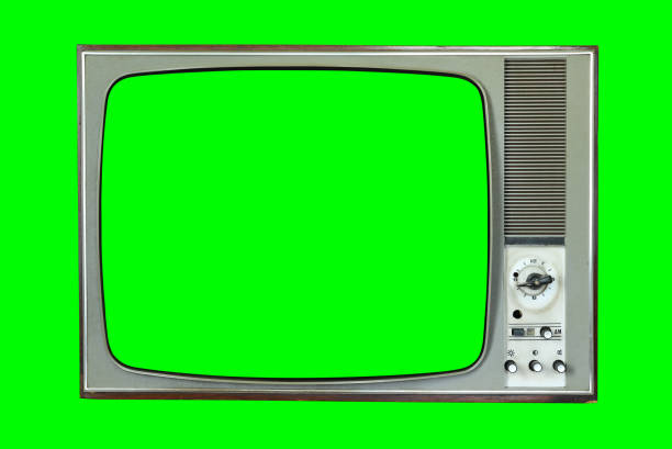 vieux téléviseur vintage avec écran vert pour ajouter de la vidéo isolée sur fond vert. téléviseurs vintage années 1960 1970 1980 1990 années 2000. - 1960’s photos et images de collection