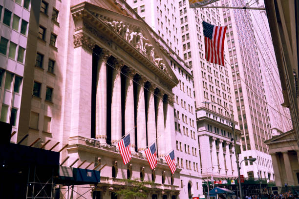 la bolsa de nueva york en nueva york, ny. es el mayor exchange del mundo por capitalización bursátil - new york stock exchange new york city new york state business fotografías e imágenes de stock