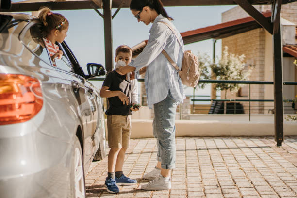 istock Family arrived on vacation 1395698792