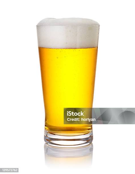 Cerveza Foto de stock y más banco de imágenes de Amarillo - Color - Amarillo - Color, Bebida, Bebida alcohólica