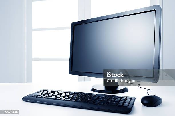 Desktopcomputer Stockfoto und mehr Bilder von Büro - Büro, Computer, Computerbildschirm