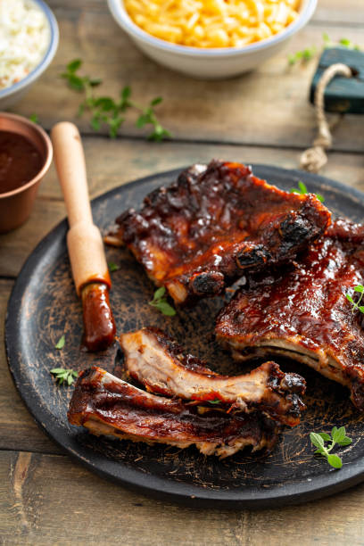 istock Bbq ribs with cole slaw and macaroni and cheese 1395736624