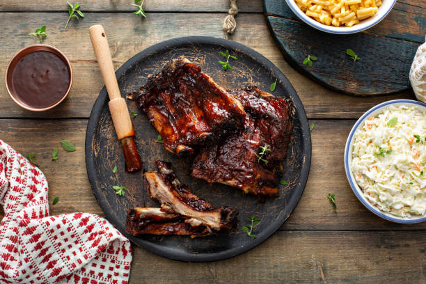 istock Bbq ribs with cole slaw and macaroni and cheese 1395736632