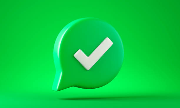 burbuja de voz con icono de marca de verificación - approved check mark ok green fotografías e imágenes de stock