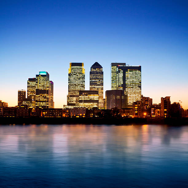 istock Canary Wharf at twilight 139576320