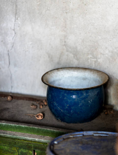 istock the pot is in the shed 1395784999