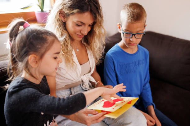 istock Look Mommy, I drew it by myself 1395842170