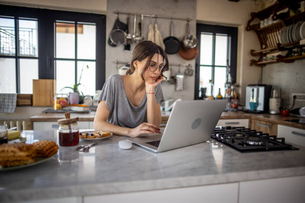istock Morning News 1395843382
