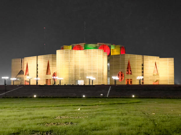 casa del parlamento nacional de bangladesh. punto de referencia de la república popular de bangladesh - uk legislation night law fotografías e imágenes de stock