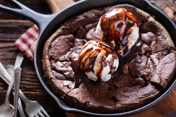 istock Skillet Brownies 1395922275