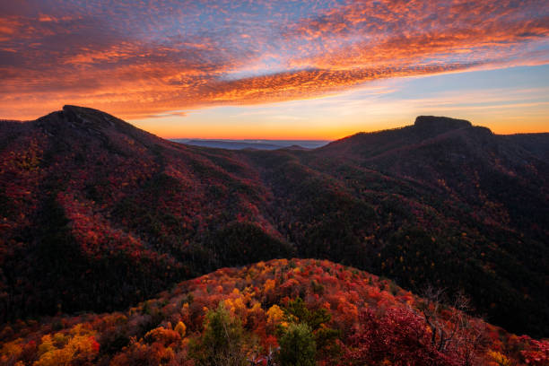 istock Dawn over Hawksbill and Table Rock Mountains in North Carolina 1395931546