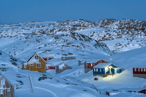 istock Dusk in Greenland 1395968804