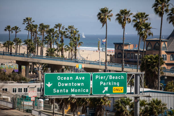 muelle de santa monica - santa monica pier city of los angeles los angeles county aerial view fotografías e imágenes de stock