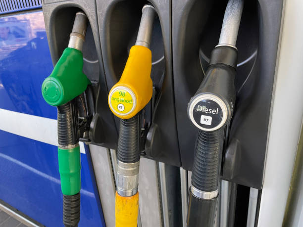 istock Gas pistolen in tankstation 1396095372