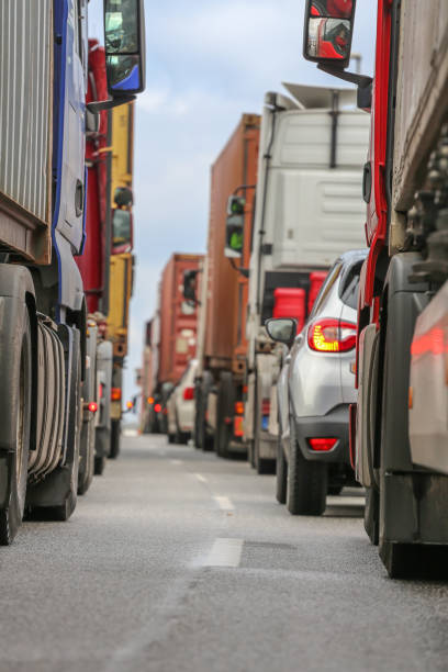 truck_jam - traffic jam traffic pollution car fotografías e imágenes de stock