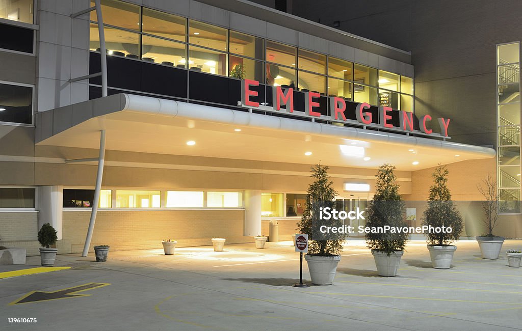 Entrada de la sala de emergencias del Hospital - Foto de stock de Hospital libre de derechos